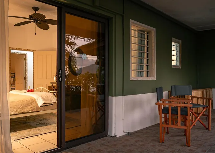 Bed & Breakfast House Beau Vallon (Mahe)